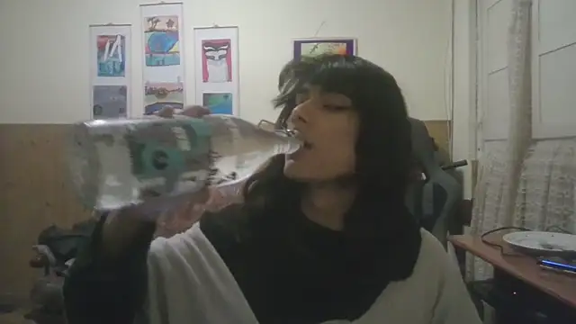 Snapshot of calliemaggotbone chatting on November 17, 2025, 6:50 am calliemaggotbone online show from November 17, 2025, 6:50 am