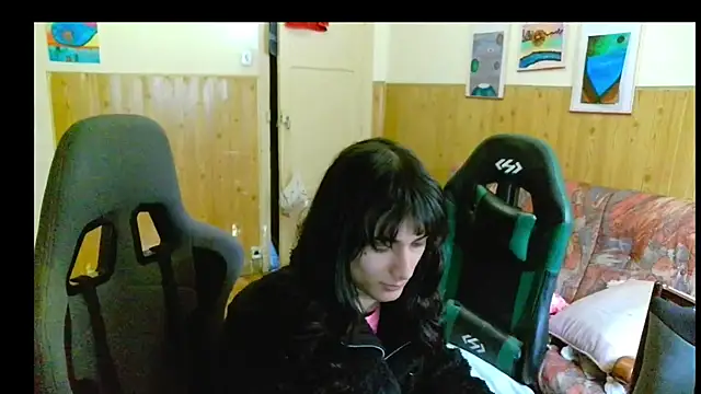 Snapshot of calliemaggotbone chatting on December 22, 2025, 2:50 pm calliemaggotbone online show from December 22, 2025, 2:50 pm