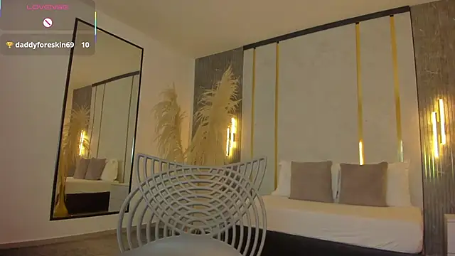 Snapshot of riley_sierra chatting on October 22, 2025, 12:48 pm riley sierra online show from October 22, 2025, 12:48 pm