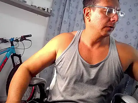 pedropicapi online show from October 1, 2025, 1:55 am