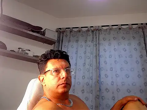 pedropicapi online show from November 3, 2025, 7:50 pm