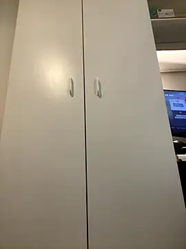 YesTheSexiest online show from December 3, 2025, 7:41 am