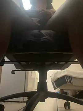 Snapshot of YesTheSexiest chatting on January 18, 2026, 12:30 pm YesTheSexiest online show from January 18, 2026, 12:30 pm