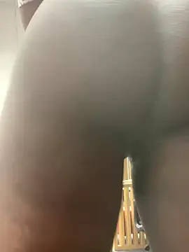 YesTheSexiest online show from November 11, 2025, 9:26 am