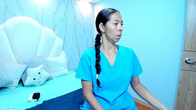 Snapshot of Rosalinda_Cortez chatting on February 18, 2025, 12:39 pm Rosalinda Cortez online show from February 18, 2025, 12:39 pm