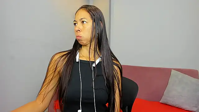 Rosalinda Cortez online show from March 11, 2026, 12:21 pm