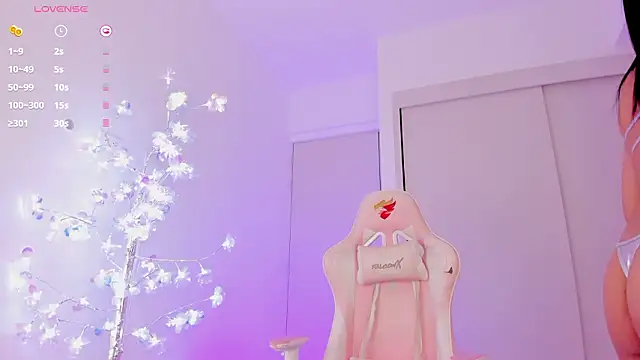 mia yourmommy online show from March 6, 2026, 11:44 pm