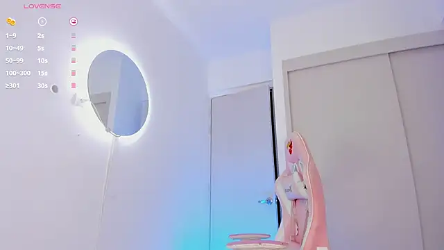 mia yourmommy online show from November 27, 2025, 12:55 am