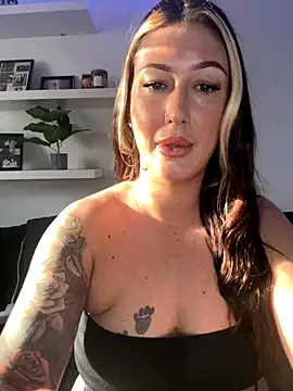 Snapshot of MissyLeeX chatting on October 5, 2025, 8:49 am MissyLeeX online show from October 5, 2025, 8:49 am