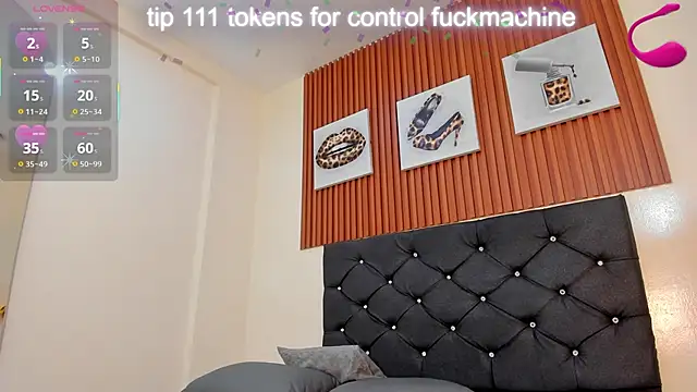 Snapshot of Cristale69 chatting on December 2, 2025, 2:01 am Cristale69 online show from December 2, 2025, 2:01 am