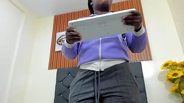 Snapshot of Cristale69 chatting on September 27, 2025, 2:50 am Cristale69 online show from September 27, 2025, 2:50 am