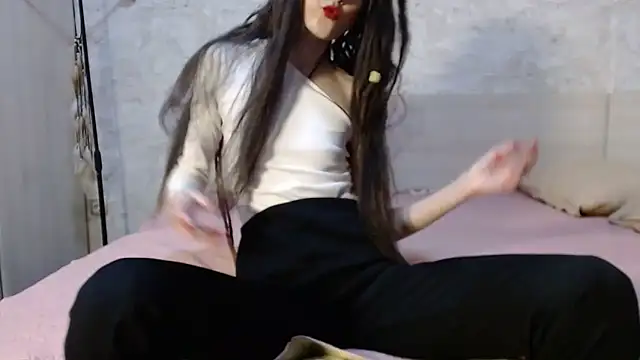 Snapshot of Terpsichore_Muse chatting on February 27, 2025, 4:32 pm Terpsichore Muse online show from February 27, 2025, 4:32 pm