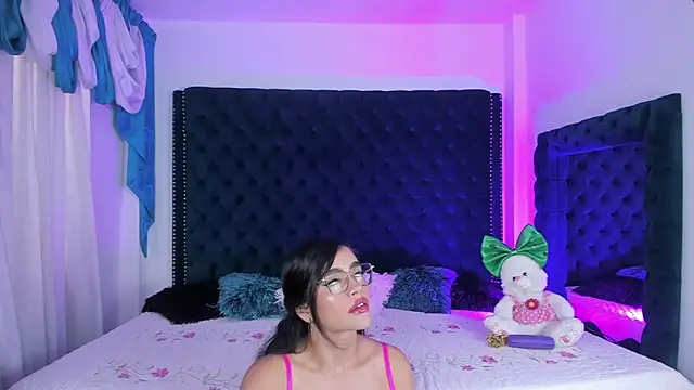 Snapshot of nikolsmithh chatting on December 16, 2025, 7:18 pm nikolsmithh online show from December 16, 2025, 7:18 pm