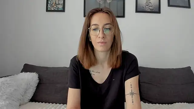 Snapshot of DesireMore90 chatting on February 5, 2026, 12:01 pm DesireMore90 online show from February 5, 2026, 12:01 pm