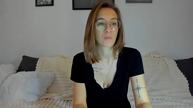 Snapshot of DesireMore90 chatting on January 16, 2026, 7:56 am DesireMore90 online show from January 16, 2026, 7:56 am