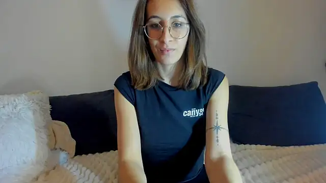 Snapshot of DesireMore90 chatting on February 3, 2026, 11:10 pm DesireMore90 online show from February 3, 2026, 11:10 pm