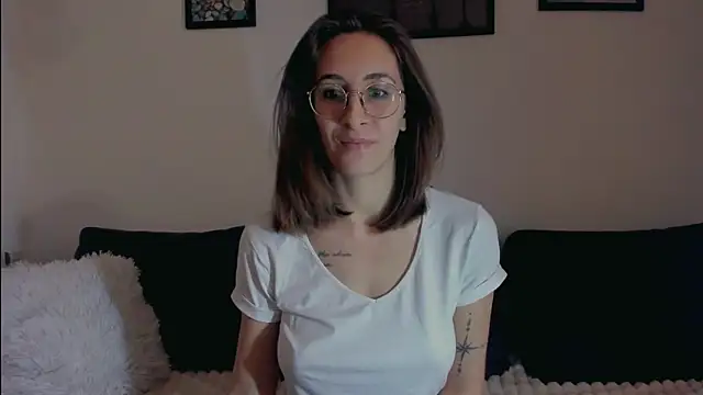 Snapshot of DesireMore90 chatting on February 12, 2026, 12:21 am DesireMore90 online show from February 12, 2026, 12:21 am