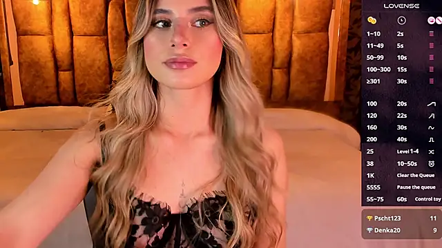 Snapshot of KiaraCarter chatting on October 28, 2025, 7:57 pm KiaraCarter online show from October 28, 2025, 7:57 pm