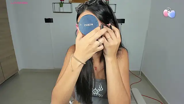 emily villamil online show from April 8, 2026, 9:49 pm