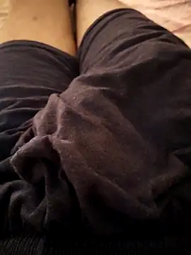 Snapshot of Horny_boy321 chatting on October 3, 2025, 9:33 am Horny boy321 online show from October 3, 2025, 9:33 am