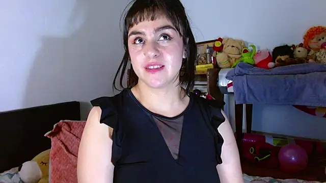 Snapshot of collette_beaufoy_ chatting on June 5, 2026, 6:52 am collette beaufoy online show from June 5, 2026, 6:52 am