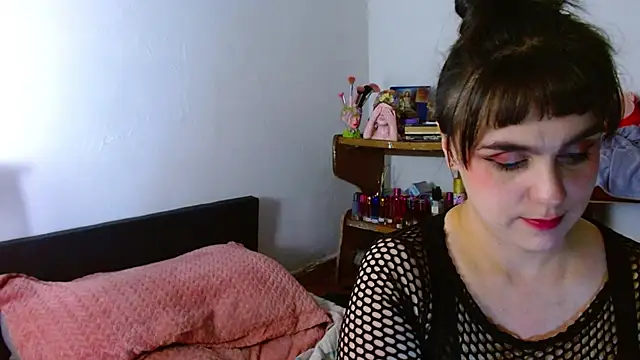 Snapshot of collette_beaufoy_ chatting on June 3, 2026, 2:45 am collette beaufoy online show from June 3, 2026, 2:45 am