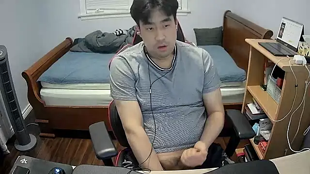 Koreanboy171 online show from March 13, 2026, 3:55 am