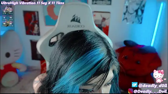 Snapshot of Deadly_Doll chatting on December 17, 2025, 8:14 pm Deadly Doll online show from December 17, 2025, 8:14 pm