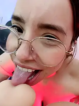 valentina swallow online show from December 11, 2024, 3:45 am