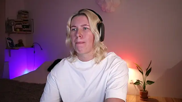 Snapshot of moonamii chatting on January 29, 2025, 8:35 pm moonamii online show from January 29, 2025, 8:35 pm