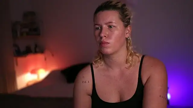 Snapshot of moonamii chatting on March 16, 2025, 6:34 pm moonamii online show from March 16, 2025, 6:34 pm