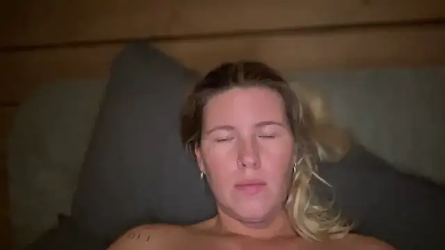 Snapshot of moonamii chatting on October 6, 2025, 11:49 pm moonamii online show from October 6, 2025, 11:49 pm