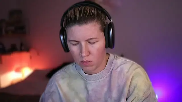 Snapshot of moonamii chatting on March 4, 2025, 6:39 pm moonamii online show from March 4, 2025, 6:39 pm