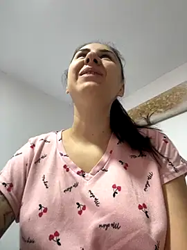 Snapshot of JenniferEdith chatting on October 9, 2025, 9:54 am JenniferEdith online show from October 9, 2025, 9:54 am
