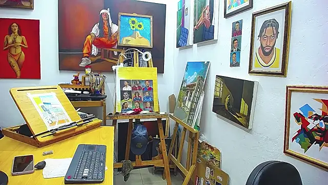 Snapshot of color_beat17 chatting on June 10, 2026, 1:23 pm color beat17 online show from June 10, 2026, 1:23 pm