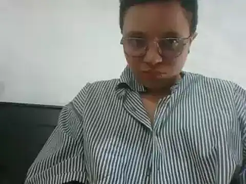 Snapshot of EdenJupiter chatting on November 18, 2025, 9:40 pm EdenJupiter online show from November 18, 2025, 9:40 pm