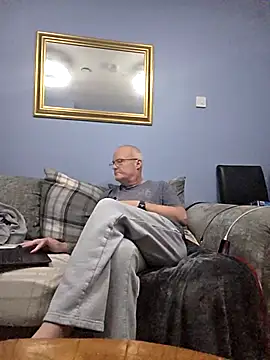 FriendlyDave online show from December 14, 2025, 10:04 pm