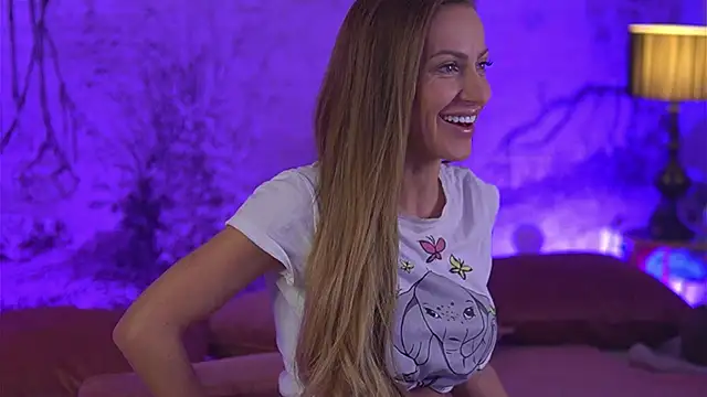 Snapshot of YamiraKim chatting on February 26, 2026, 7:25 pm YamiraKim online show from February 26, 2026, 7:25 pm