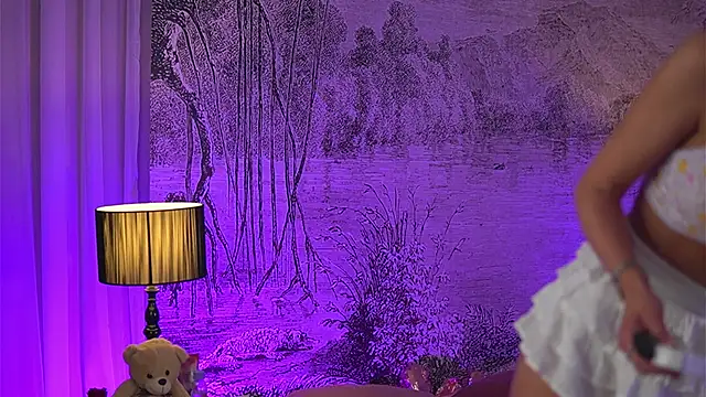 Snapshot of YamiraKim chatting on February 2, 2026, 7:24 pm YamiraKim online show from February 2, 2026, 7:24 pm