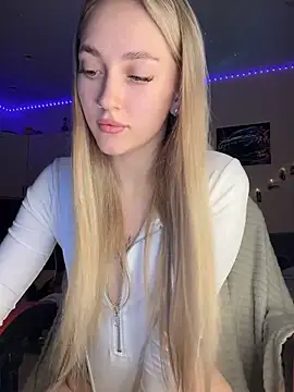 Good  Girl  online show from September 21, 2025, 4:45 pm