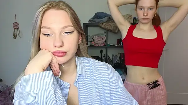 MiaKeler online show from March 12, 2025, 3:18 pm