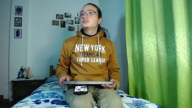 Snapshot of monkeywillwhite chatting on November 14, 2025, 5:11 am monkeywillwhite online show from November 14, 2025, 5:11 am