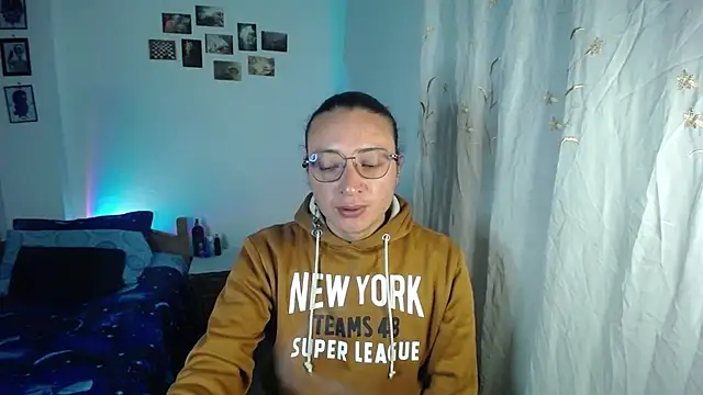 Snapshot of monkeywillwhite chatting on February 9, 2026, 3:04 am monkeywillwhite online show from February 9, 2026, 3:04 am