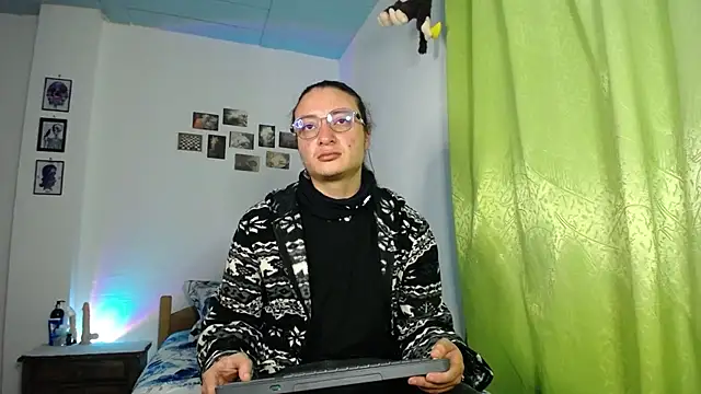 Snapshot of monkeywillwhite chatting on November 2, 2025, 2:05 am monkeywillwhite online show from November 2, 2025, 2:05 am