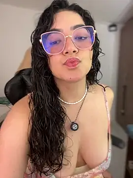 Lia flowers online show from February 16, 2026, 11:13 pm