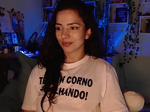 Snapshot of BeellyDance chatting on October 29, 2025, 11:53 am BeellyDance online show from October 29, 2025, 11:53 am