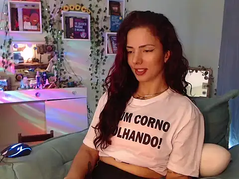 Snapshot of BeellyDance chatting on September 11, 2025, 6:19 pm BeellyDance online show from September 11, 2025, 6:19 pm