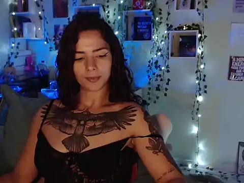 Snapshot of BeellyDance chatting on October 30, 2025, 2:14 pm BeellyDance online show from October 30, 2025, 2:14 pm