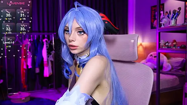 HolliWould  online show from February 4, 2026, 11:27 am