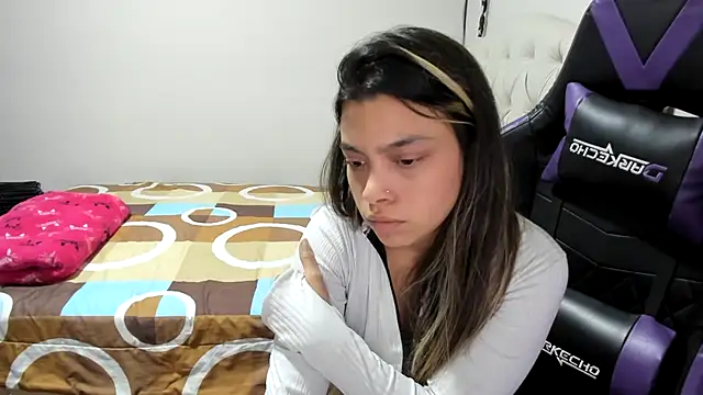 LuisaReyes 2911 online show from April 20, 2026, 1:30 am